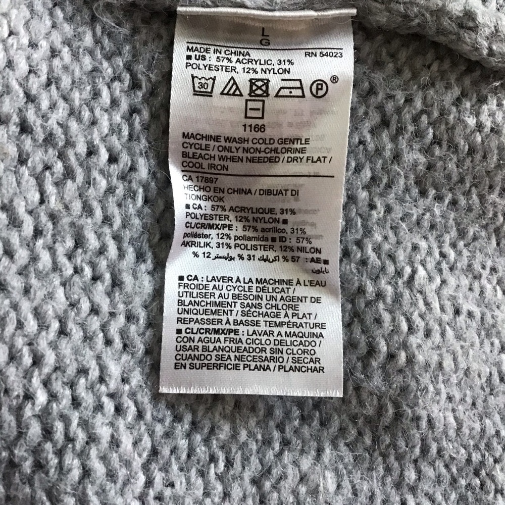 Old Navy Fair Isle Gray, Blue & Red Knit Sweater L Preowned - Picture 7 of 8